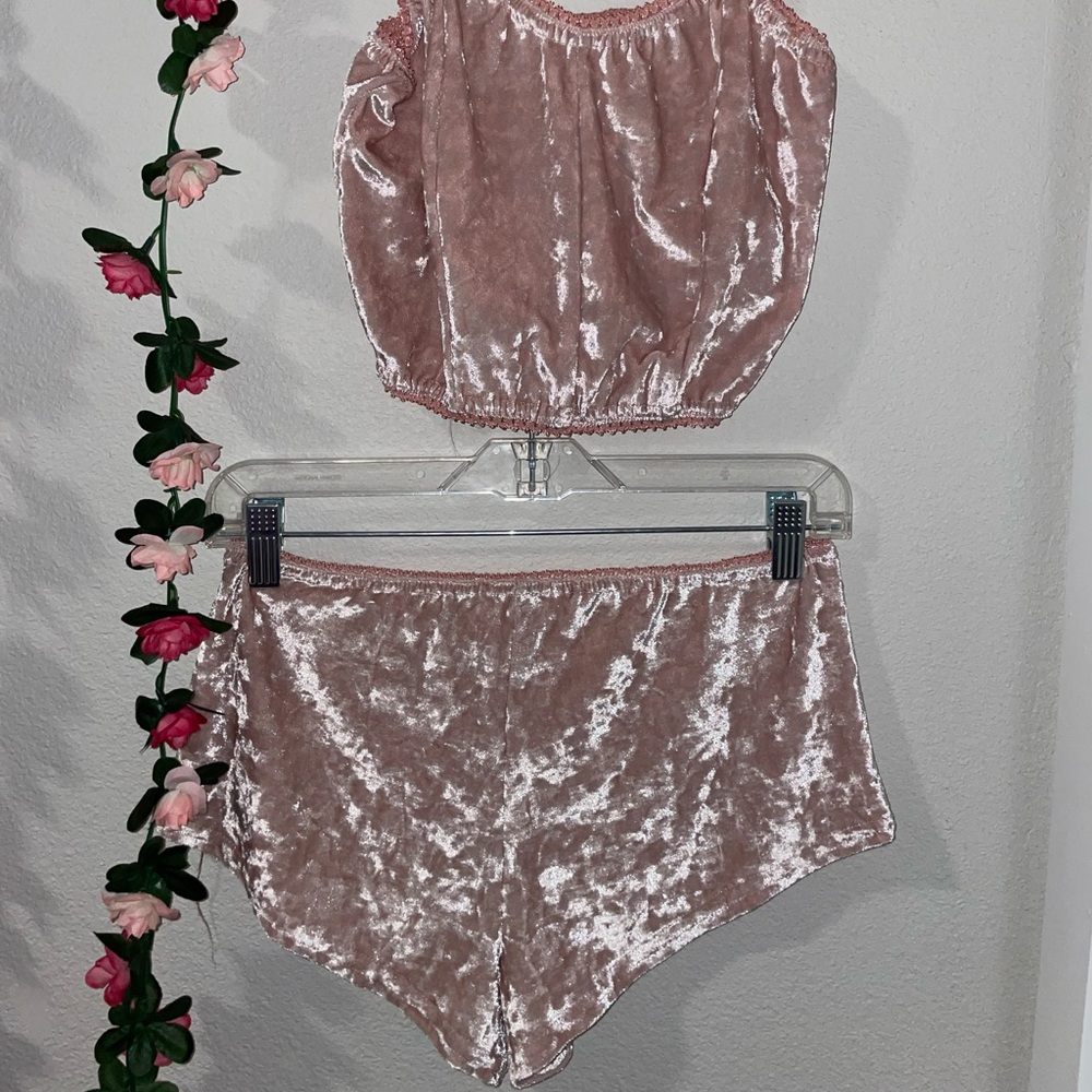 Velvet sleep set